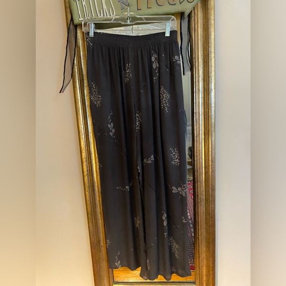 Pants - Picture 4 of 4